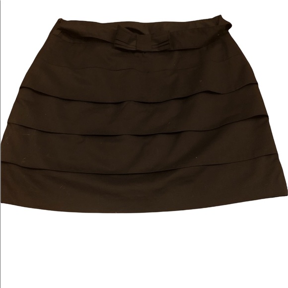 Black Layered Mini Skirt with Bow on the Back - Picture 2 of 3